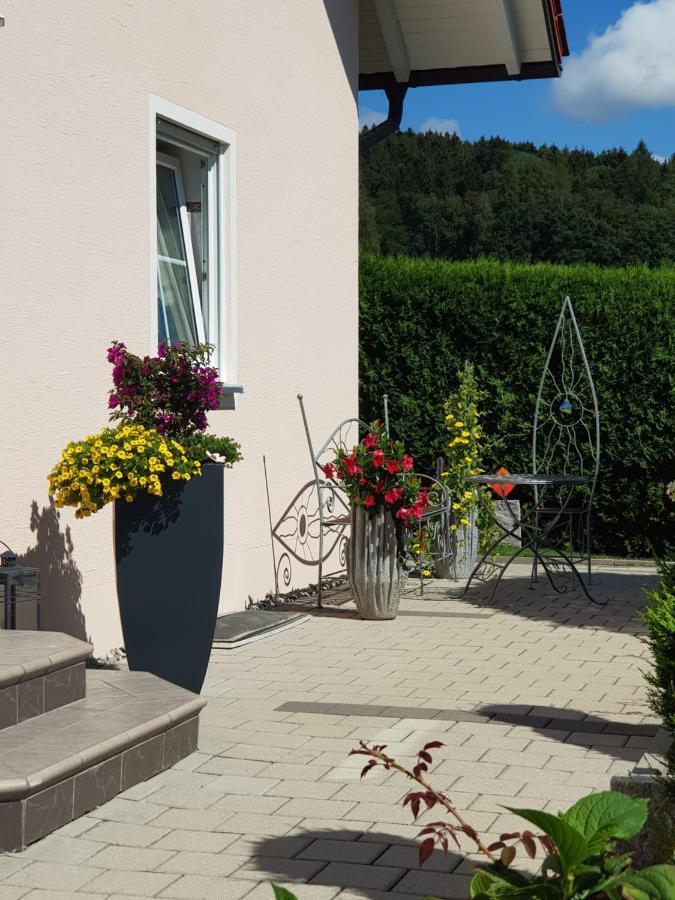 Ferienwohnung Toni Mit Balkon Und Garten Pemfling Екстер'єр фото
